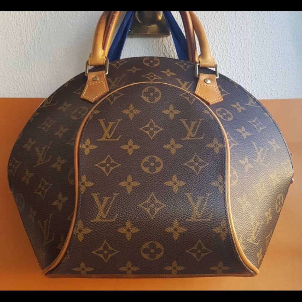 **Bran new bag used once! +2 gold locks w 4 keys**